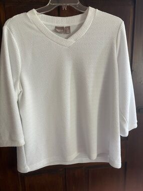 Chico's White Textured V-Neck Long Sleeve Top